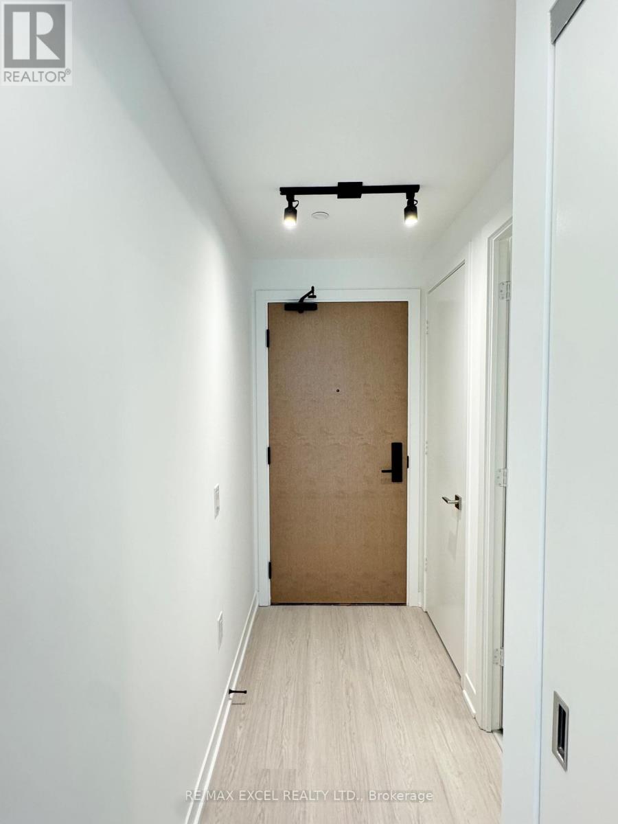 1605 - 195 Mccaul Street, Toronto, Ontario  M5T 1W6 - Photo 6 - C12936954