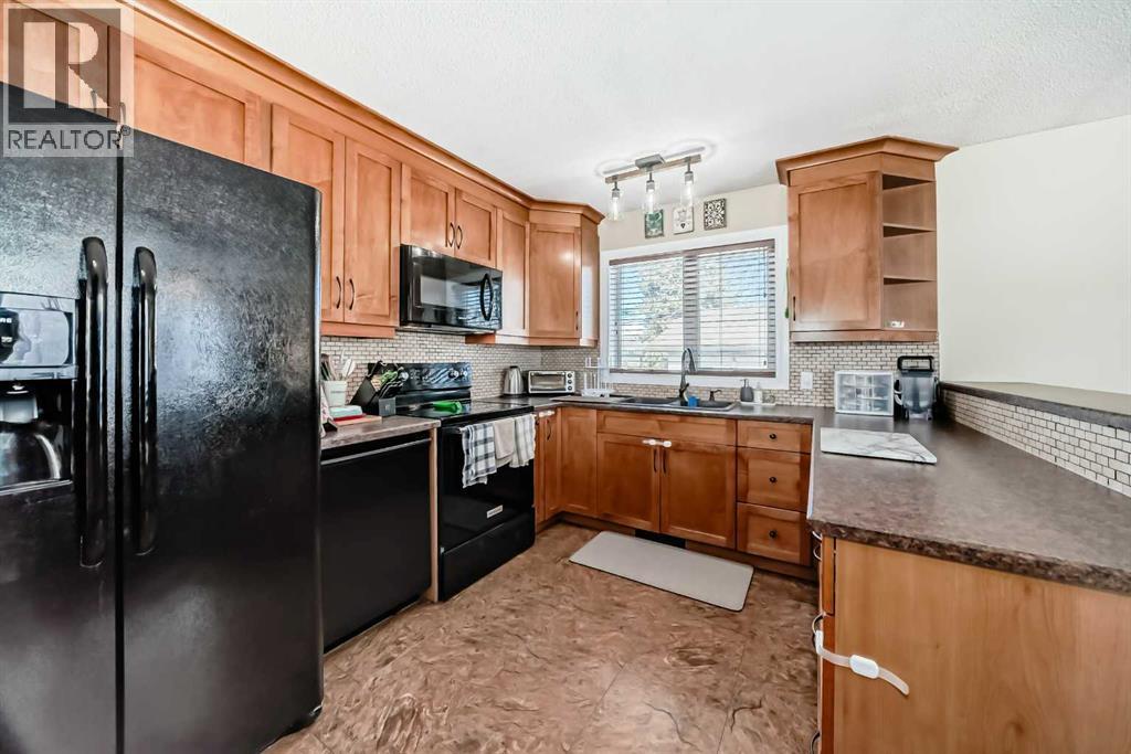 5202 44 Street, Olds, Alberta  T4H 1A6 - Photo 3 - A2294616