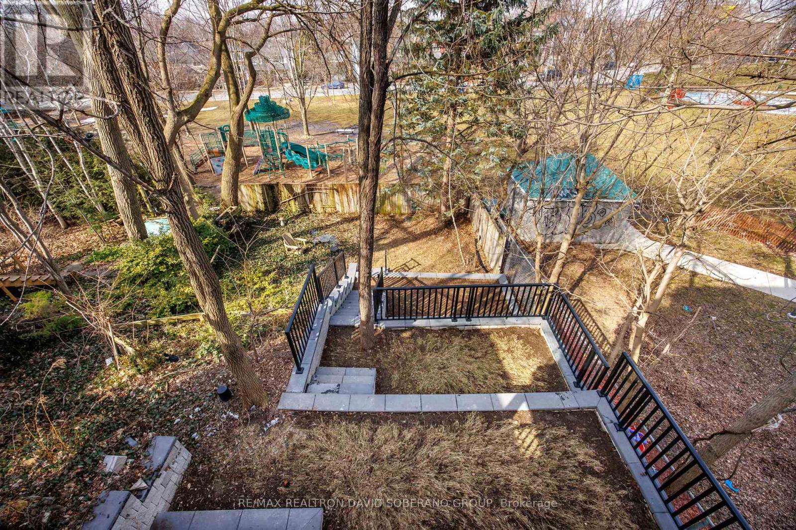 90 East Lynn Avenue, Toronto, Ontario  M4C 3X2 - Photo 19 - E12936918