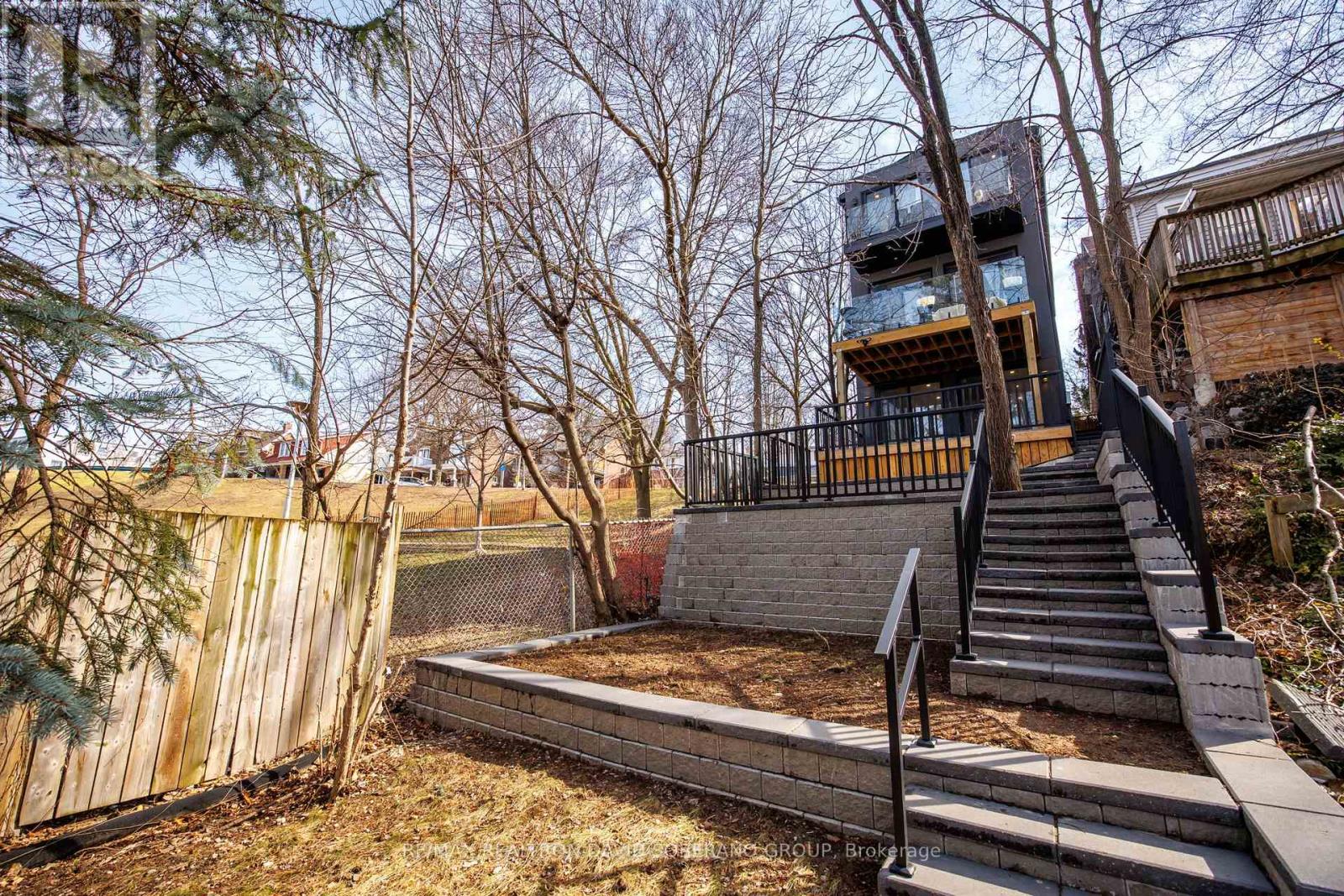 90 East Lynn Avenue, Toronto, Ontario  M4C 3X2 - Photo 43 - E12936918