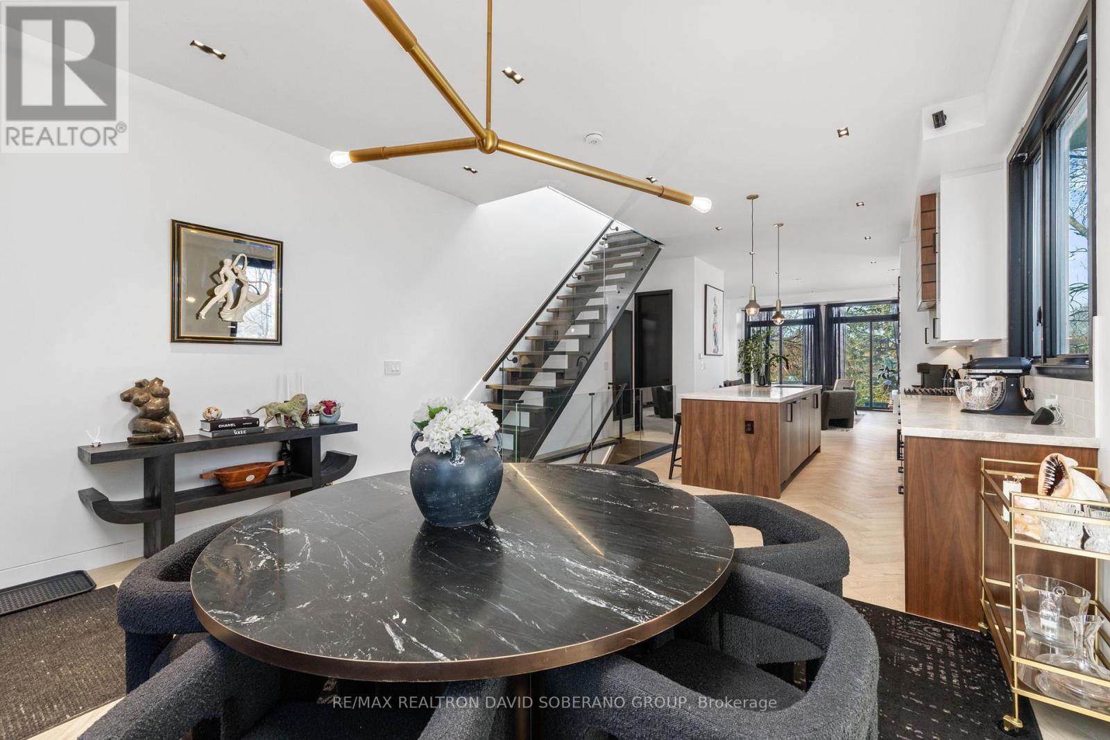 90 East Lynn Avenue, Toronto, Ontario  M4C 3X2 - Photo 6 - E12936918