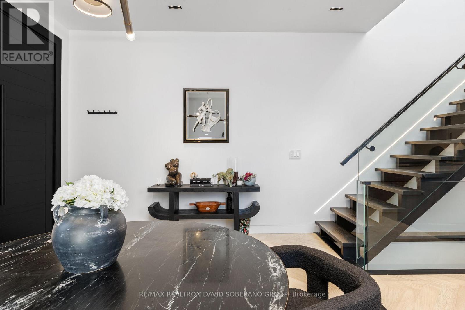 90 East Lynn Avenue, Toronto, Ontario  M4C 3X2 - Photo 7 - E12936918