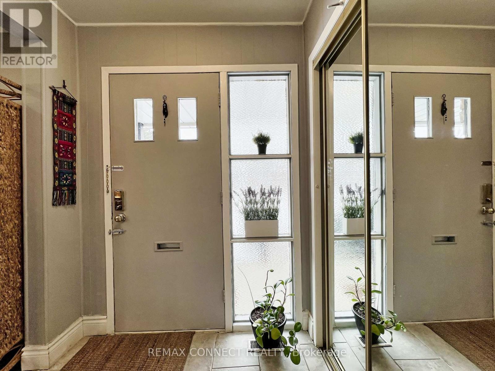 24 Lalton Place, Toronto, Ontario  M1E 1T4 - Photo 4 - E12936950