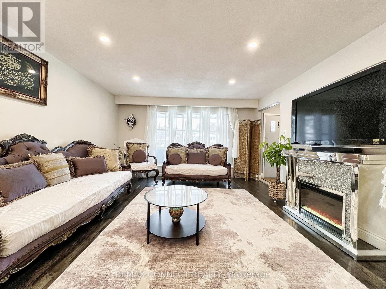 24 Lalton Place, Toronto, Ontario  M1E 1T4 - Photo 6 - E12936950