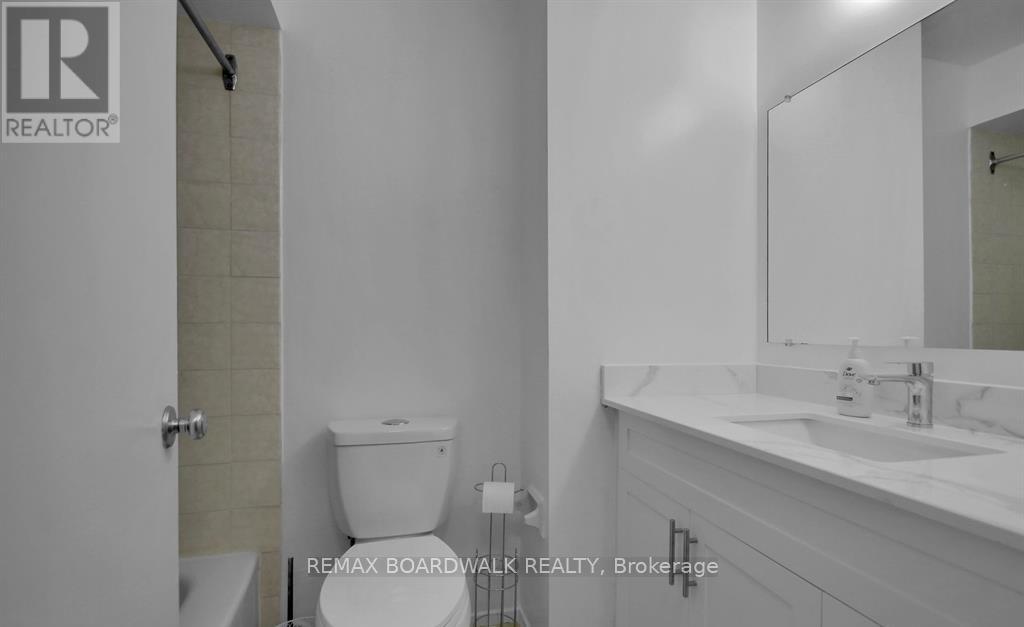 412 - 214 Viewmount Drive, Ottawa, Ontario  K2E 7X3 - Photo 10 - X12936826