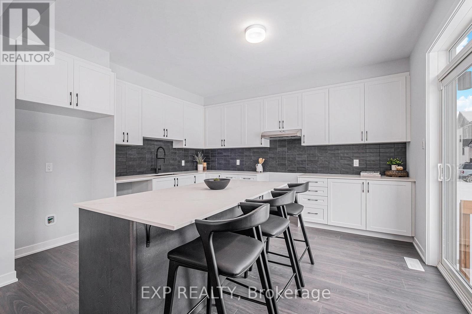 301 Remillard Drive, North Grenville, Ontario  K0G 1J0 - Photo 7 - X12936844