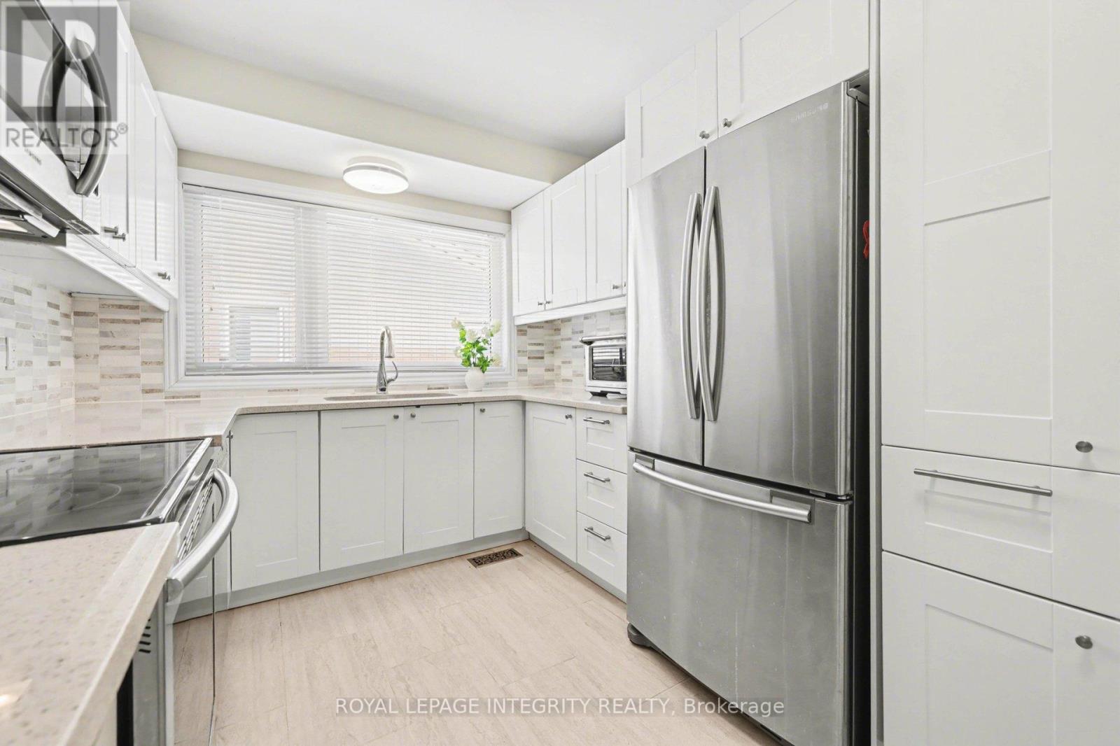 16 Pebble Beach Court, Ottawa, Ontario  K2S 1B9 - Photo 10 - X12936872