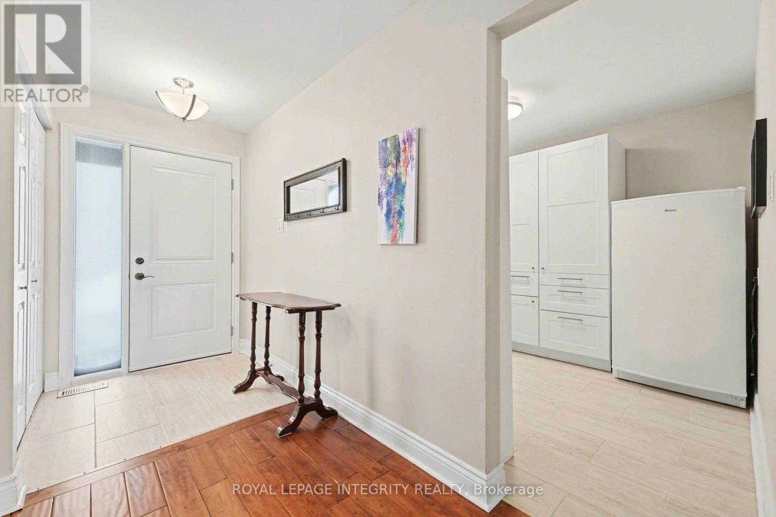 16 Pebble Beach Court, Ottawa, Ontario  K2S 1B9 - Photo 8 - X12936872