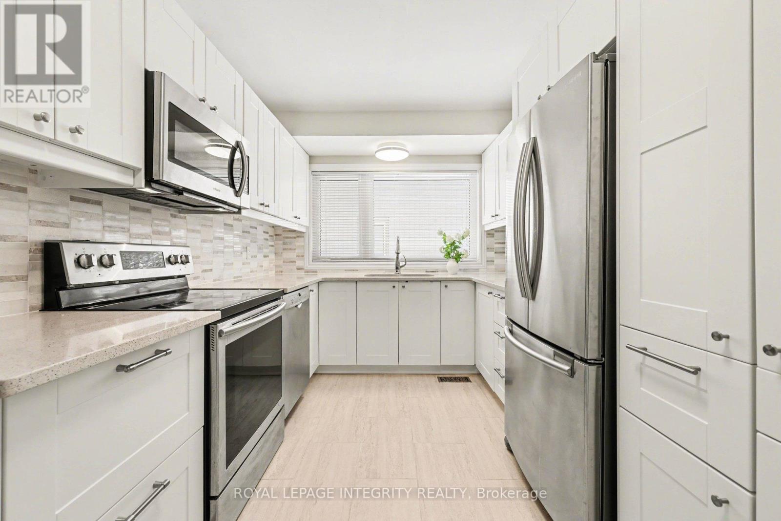 16 Pebble Beach Court, Ottawa, Ontario  K2S 1B9 - Photo 9 - X12936872