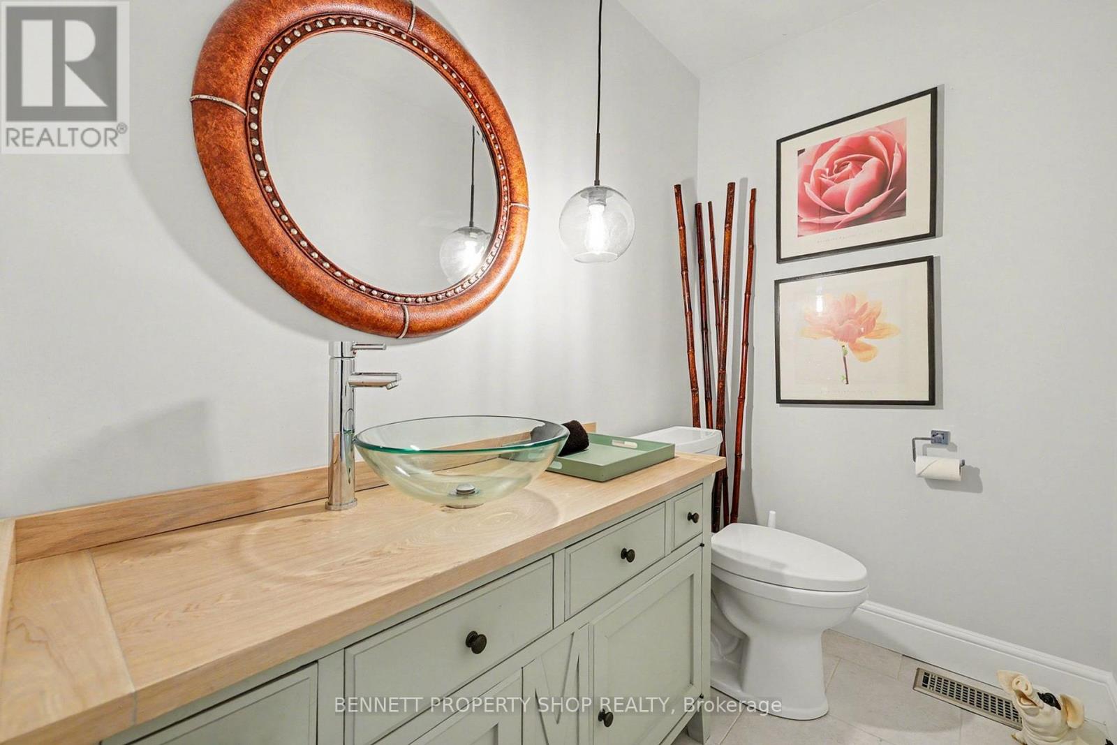 12 Sherk Crescent, Ottawa, Ontario  K2K 2L4 - Photo 17 - X12936900