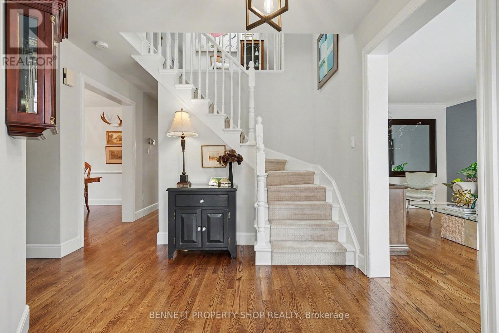 12 Sherk Crescent, Ottawa, Ontario  K2K 2L4 - Photo 5 - X12936900