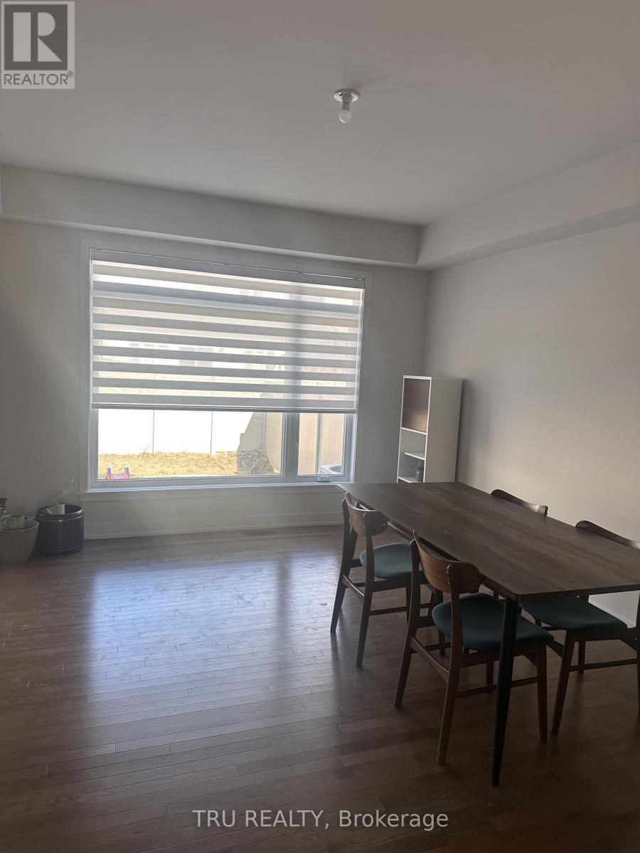 711 Cope Drive, Ottawa, Ontario  K2S 2P7 - Photo 11 - X12936958