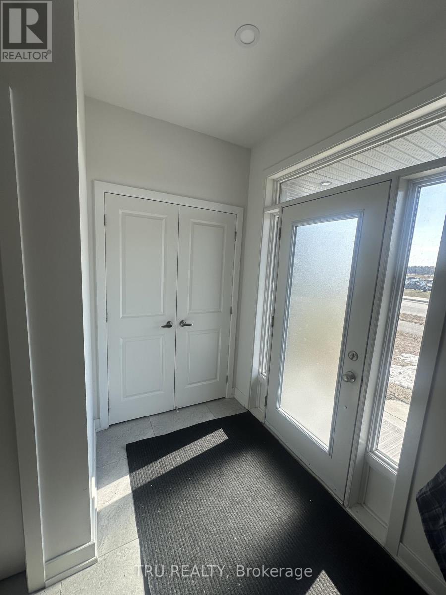 711 Cope Drive, Ottawa, Ontario  K2S 2P7 - Photo 15 - X12936958