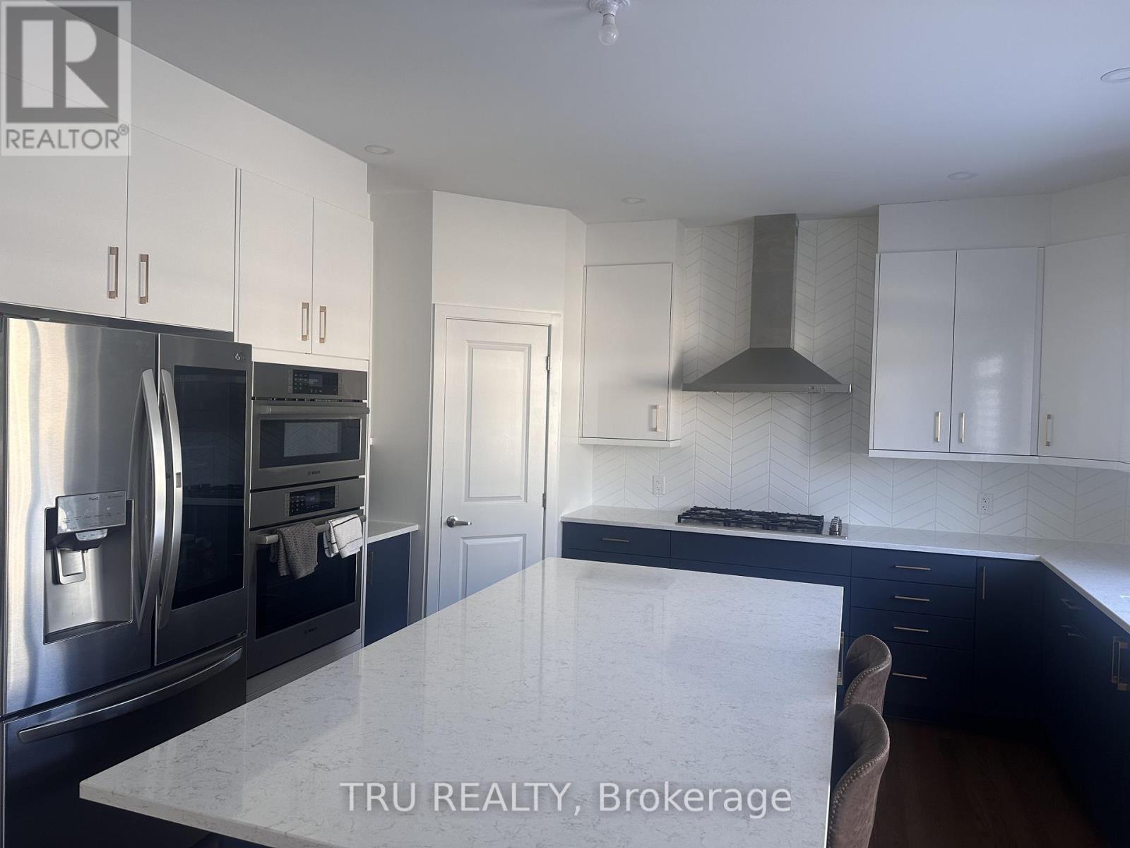 711 Cope Drive, Ottawa, Ontario  K2S 2P7 - Photo 7 - X12936958