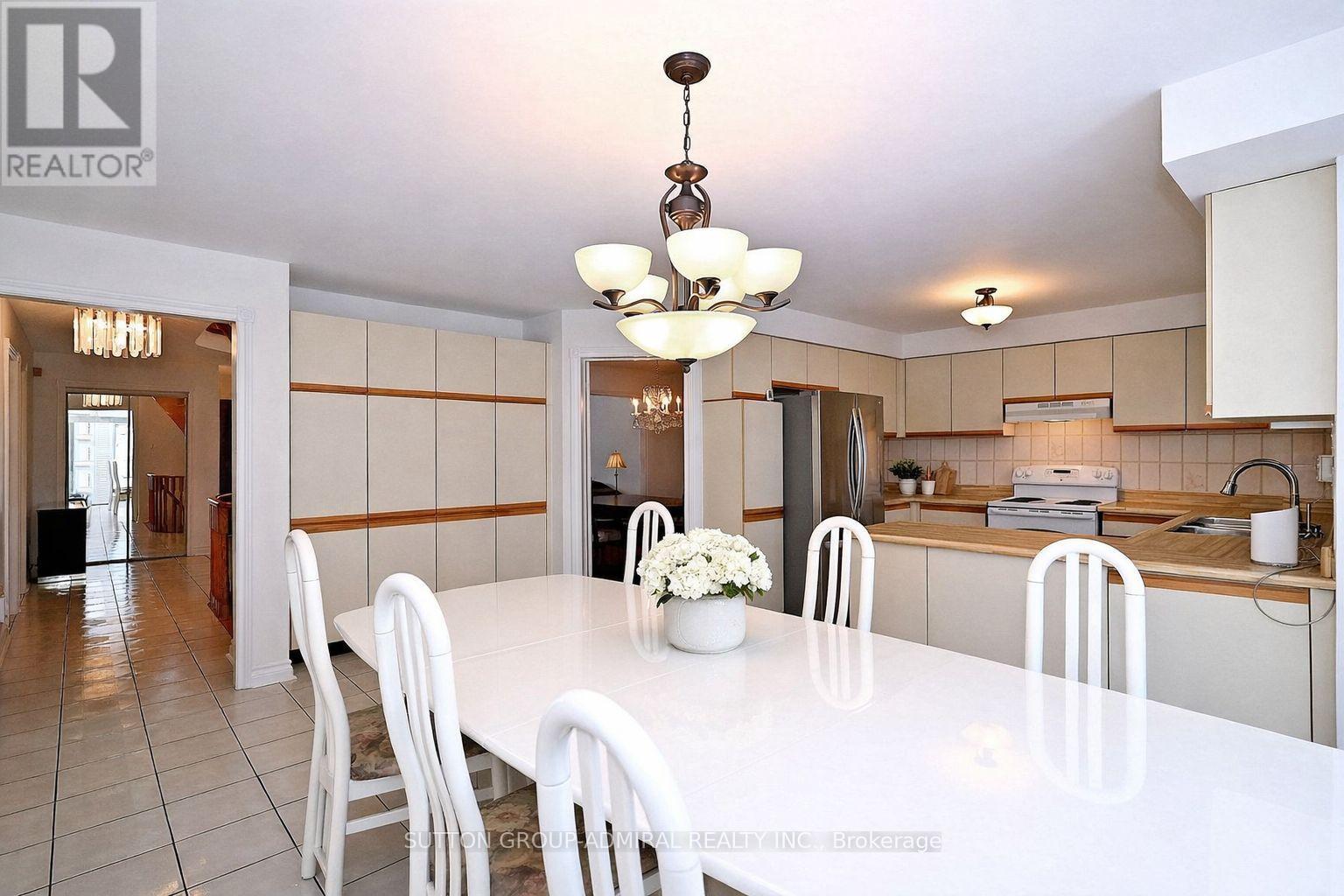 45 Royal Garden Boulevard, Vaughan, Ontario  L4L 7C4 - Photo 15 - N12936806