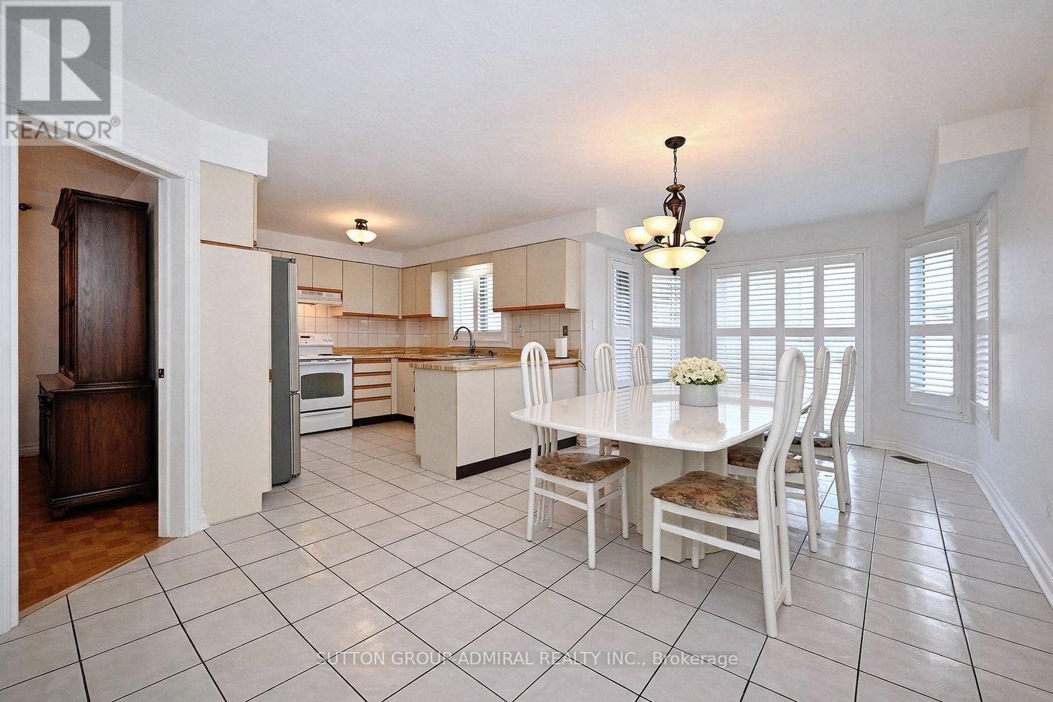 45 Royal Garden Boulevard, Vaughan, Ontario  L4L 7C4 - Photo 17 - N12936806