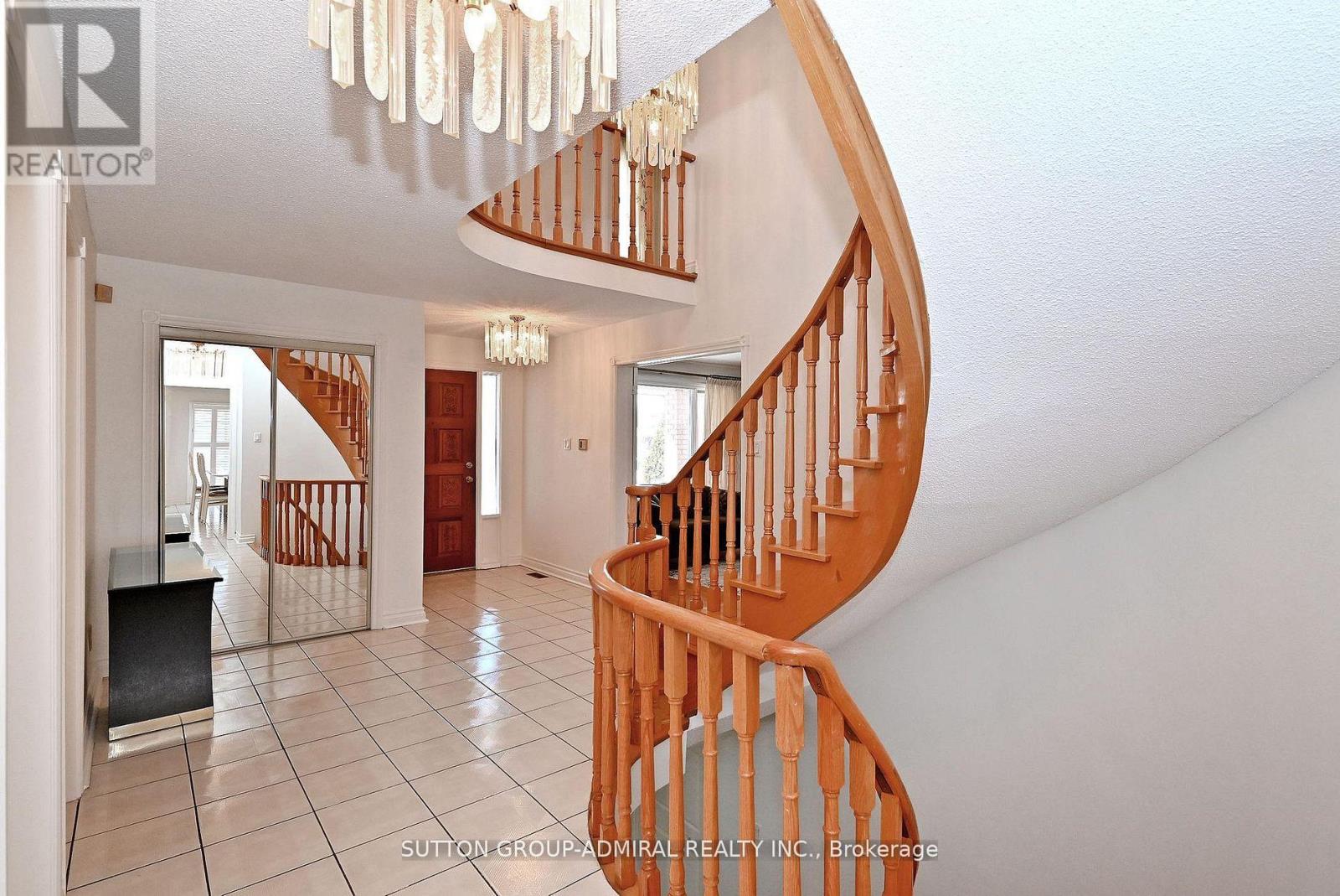 45 Royal Garden Boulevard, Vaughan, Ontario  L4L 7C4 - Photo 6 - N12936806