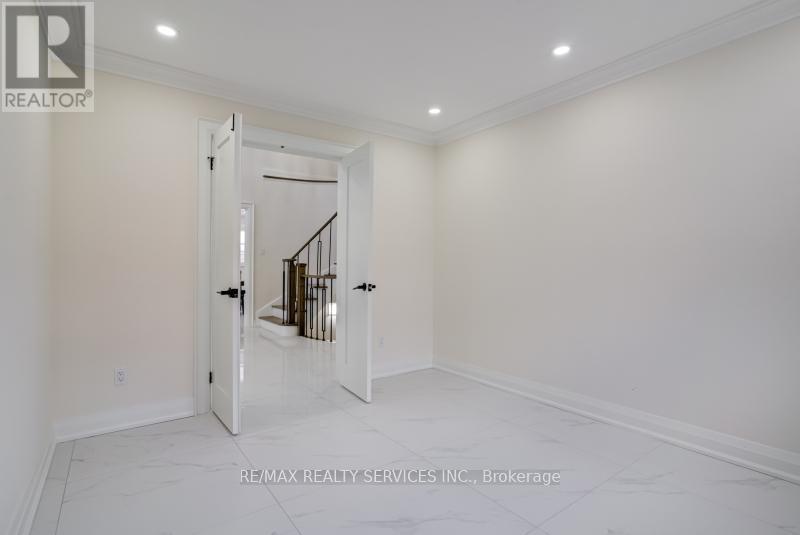 30 Queen Post Drive, Vaughan, Ontario  L4L 3G4 - Photo 21 - N12936848