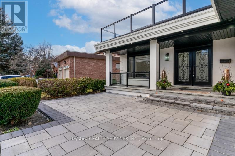 30 Queen Post Drive, Vaughan, Ontario  L4L 3G4 - Photo 4 - N12936848
