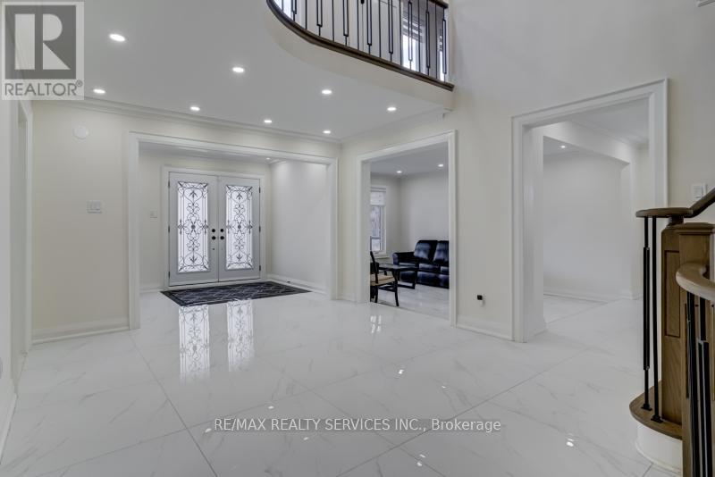 30 Queen Post Drive, Vaughan, Ontario  L4L 3G4 - Photo 8 - N12936848