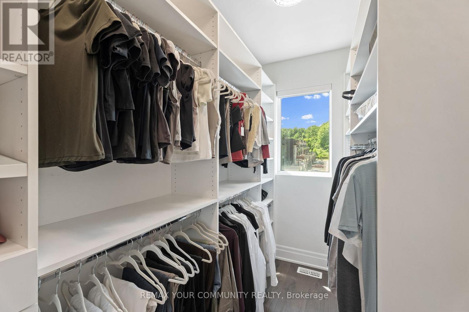 40 Crimson Forest Drive, Vaughan, Ontario  L6A 4C4 - Photo 26 - N12936896