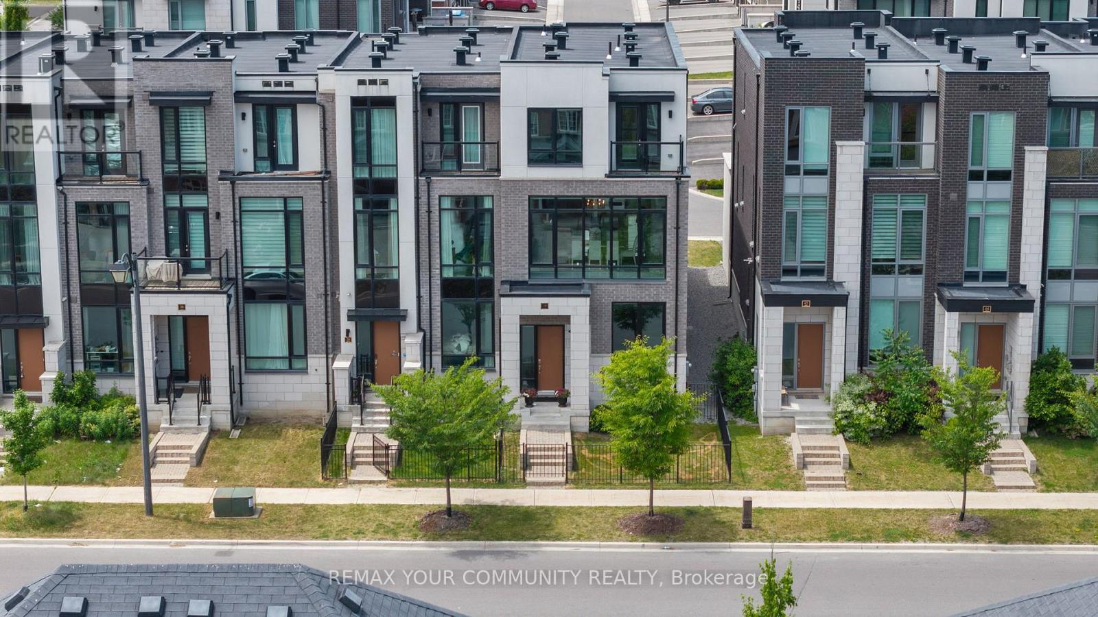 40 Crimson Forest Drive, Vaughan, Ontario  L6A 4C4 - Photo 34 - N12936896