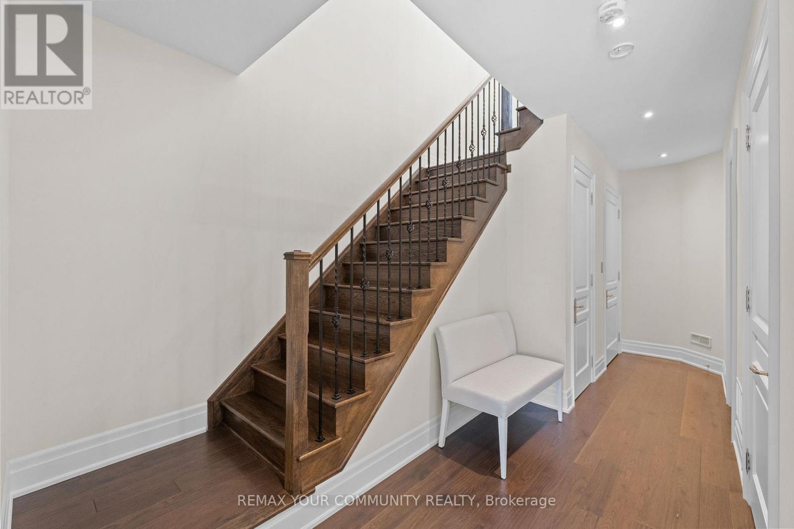 40 Crimson Forest Drive, Vaughan, Ontario  L6A 4C4 - Photo 7 - N12936896