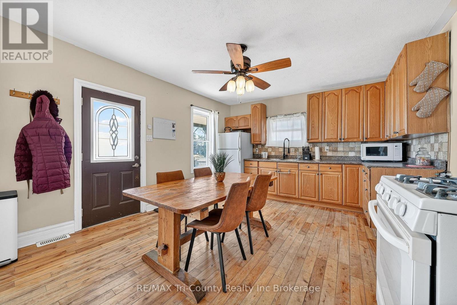 591 Lakeshore Road, Norfolk, Ontario  N0E 1C0 - Photo 18 - X12936962