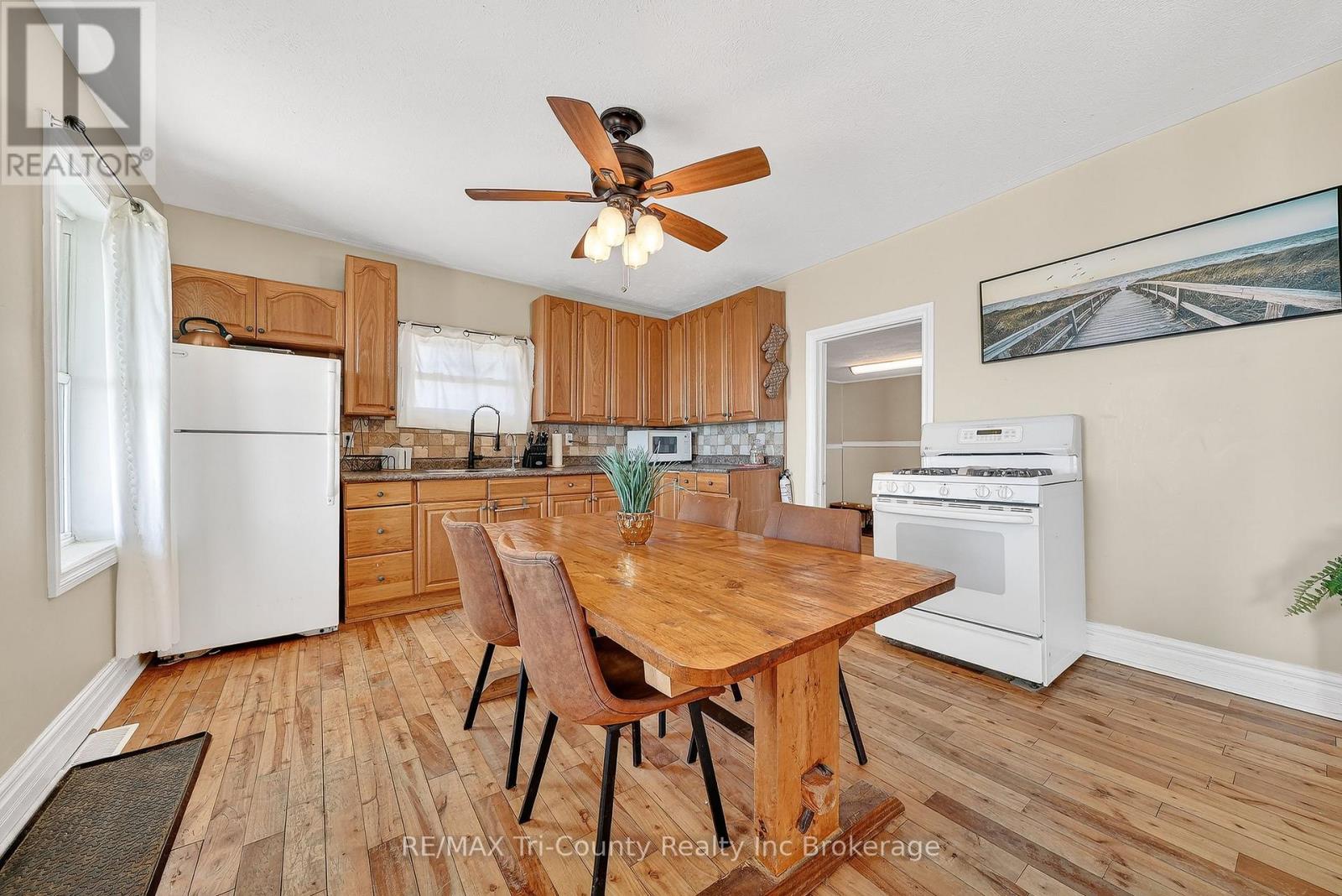 591 Lakeshore Road, Norfolk, Ontario  N0E 1C0 - Photo 19 - X12936962