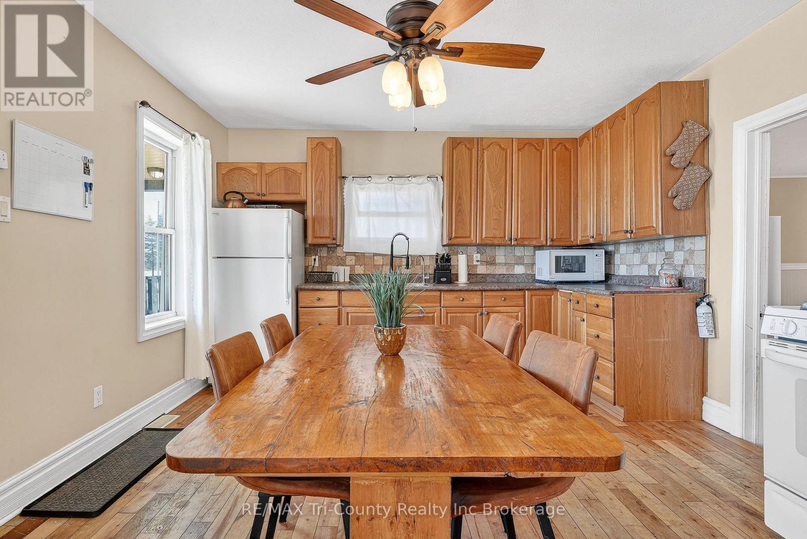 591 Lakeshore Road, Norfolk, Ontario  N0E 1C0 - Photo 21 - X12936962