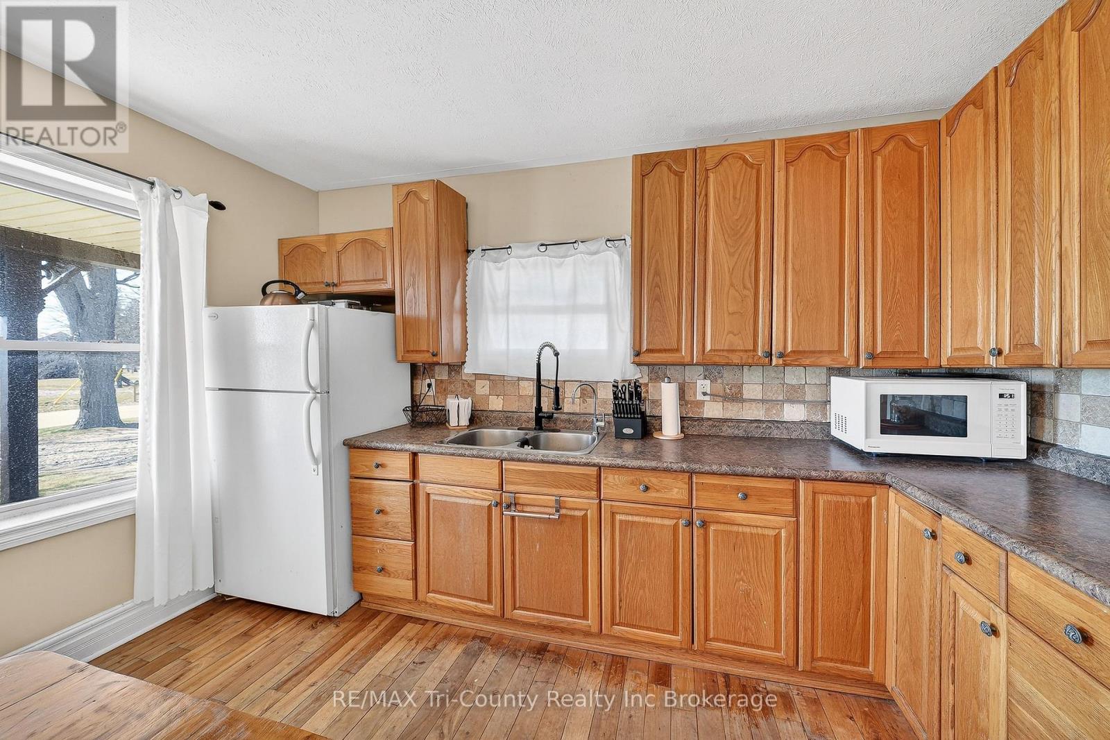 591 Lakeshore Road, Norfolk, Ontario  N0E 1C0 - Photo 23 - X12936962