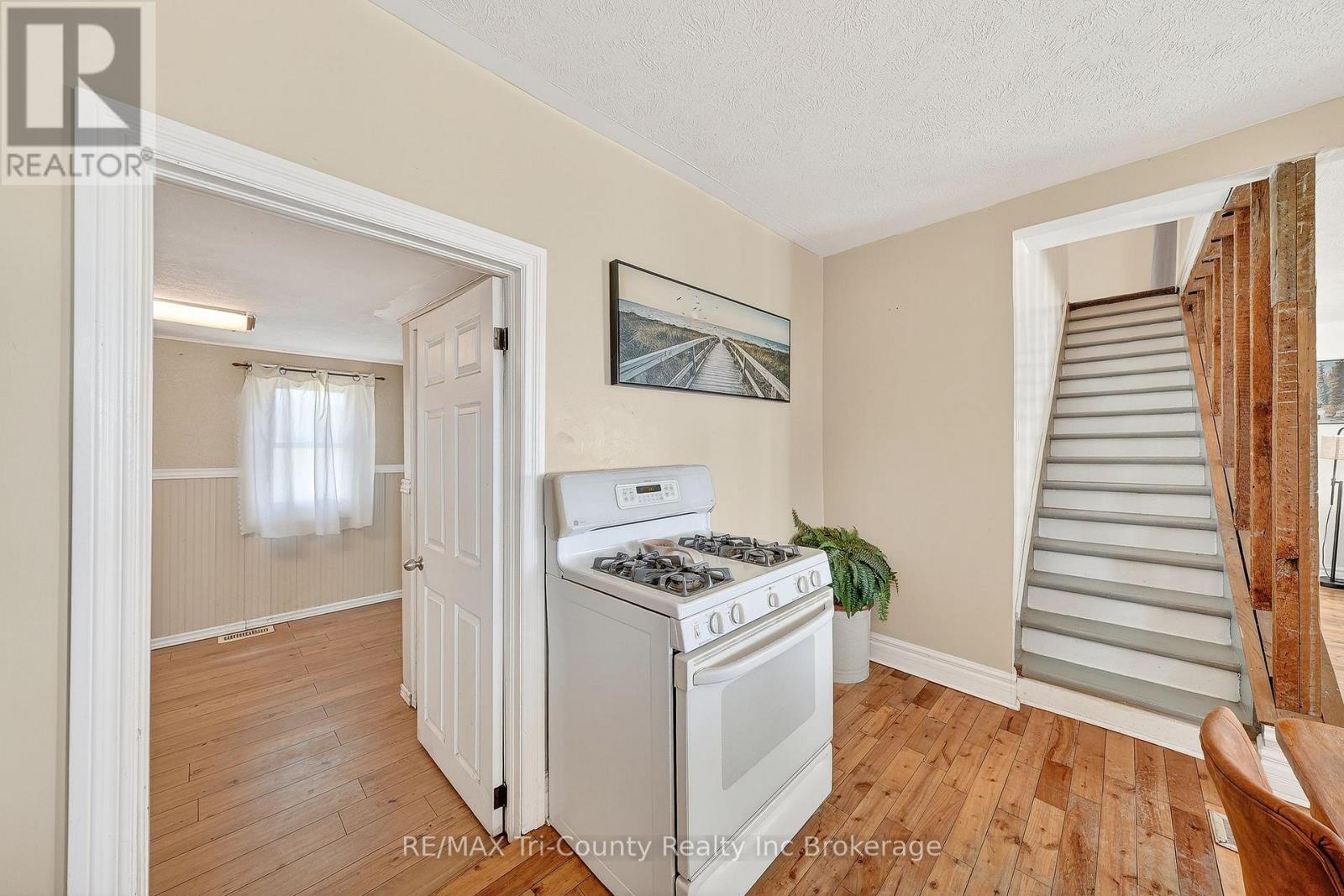 591 Lakeshore Road, Norfolk, Ontario  N0E 1C0 - Photo 24 - X12936962