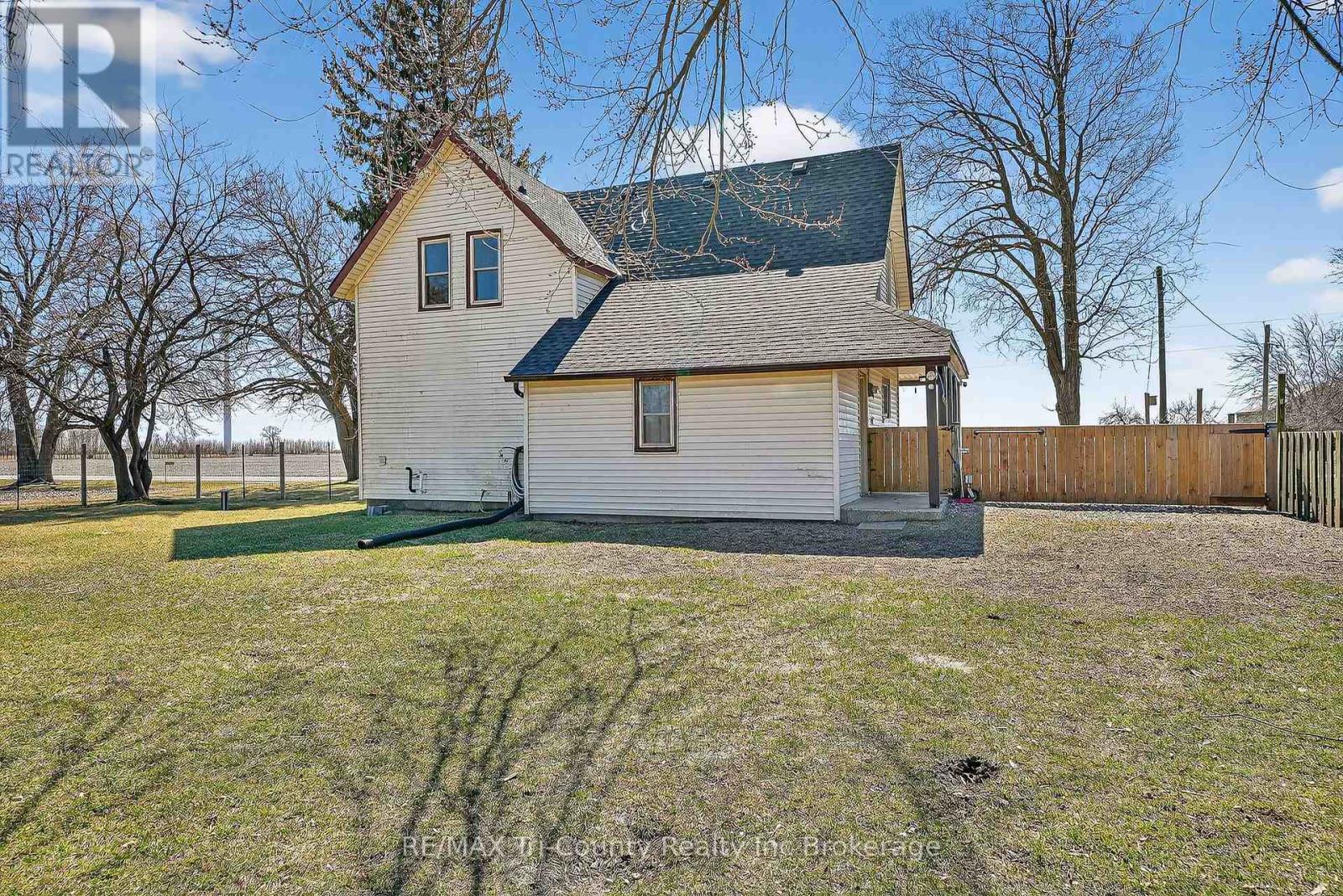 591 Lakeshore Road, Norfolk, Ontario  N0E 1C0 - Photo 8 - X12936962