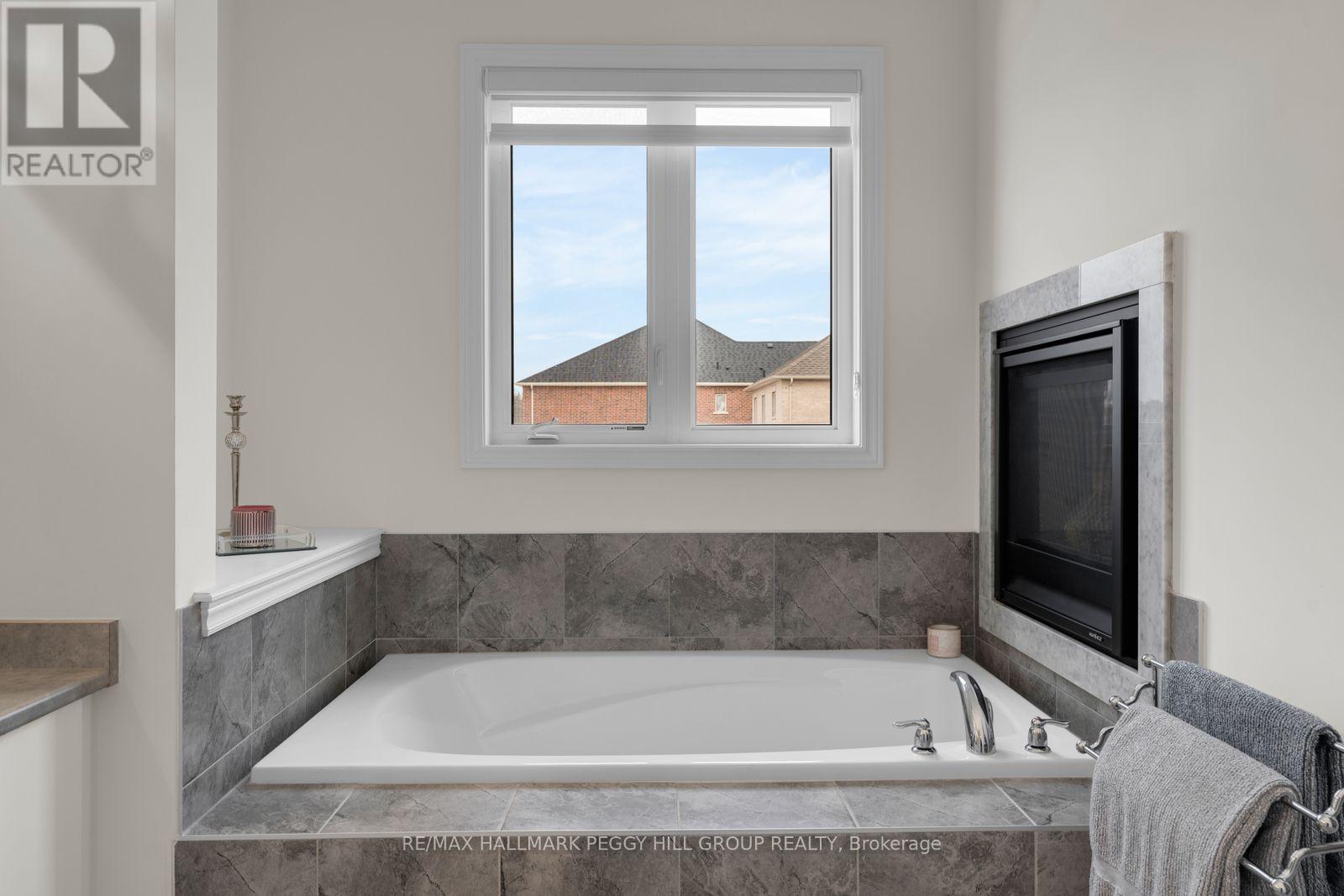 113 Rugman Crescent, Springwater, Ontario  L9X 2A5 - Photo 17 - S12936820