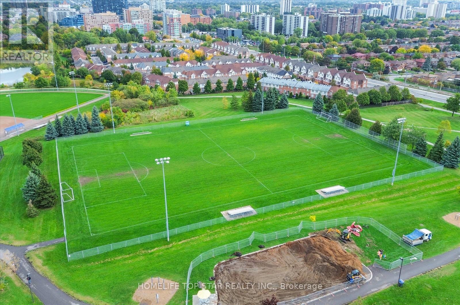 6 - 710 Neighbourhood Circle, Mississauga, Ontario  L5B 0B4 - Photo 40 - W12936472