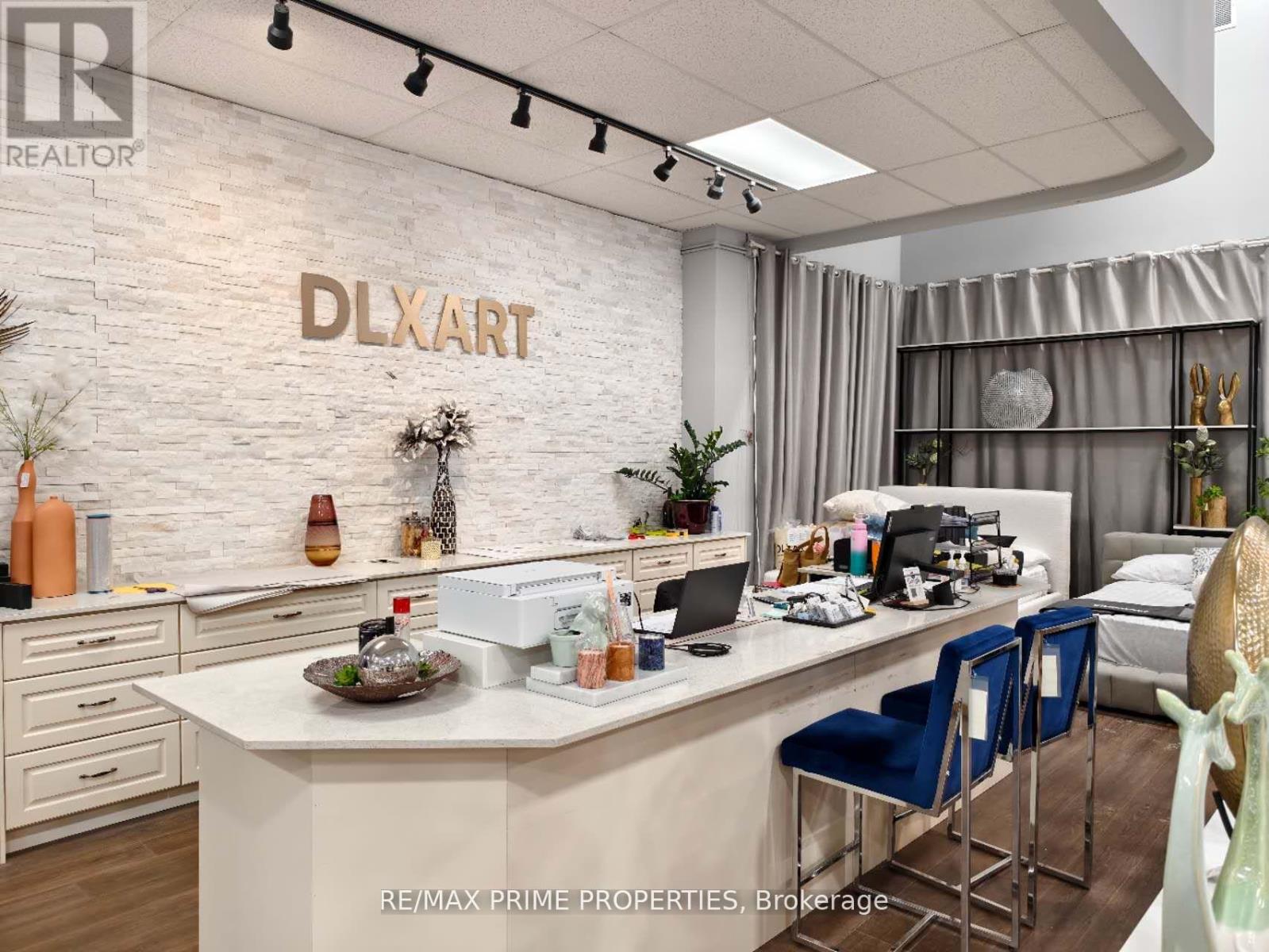 5701 STEELES AVENUE W, Toronto, Ontario