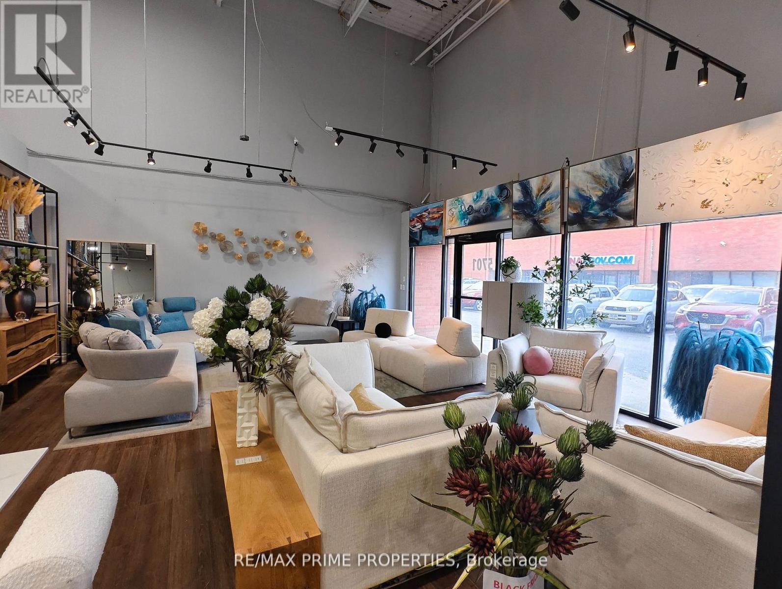 5701 Steeles Avenue W, Toronto, Ontario  M9L 1S7 - Photo 5 - W12936764