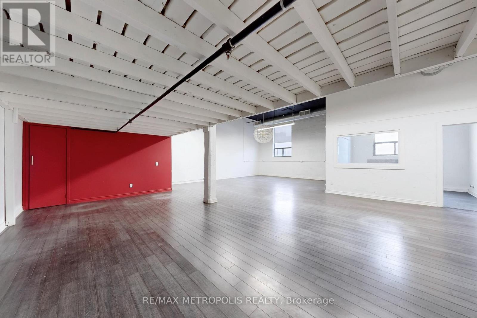 207 - 258 Wallace Avenue, Toronto, Ontario  M6P 3M9 - Photo 3 - W12936780