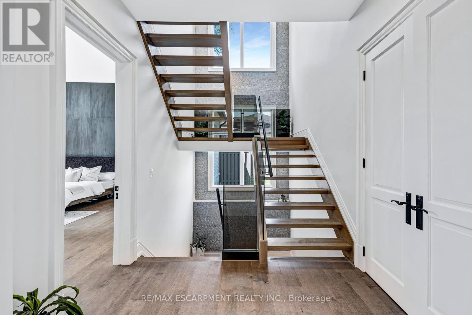 714 Atoka Drive, Mississauga, Ontario L5H 1Y6 - Photo 25 - W12936786