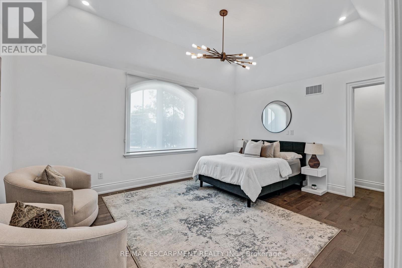 714 Atoka Drive, Mississauga, Ontario L5H 1Y6 - Photo 32 - W12936786