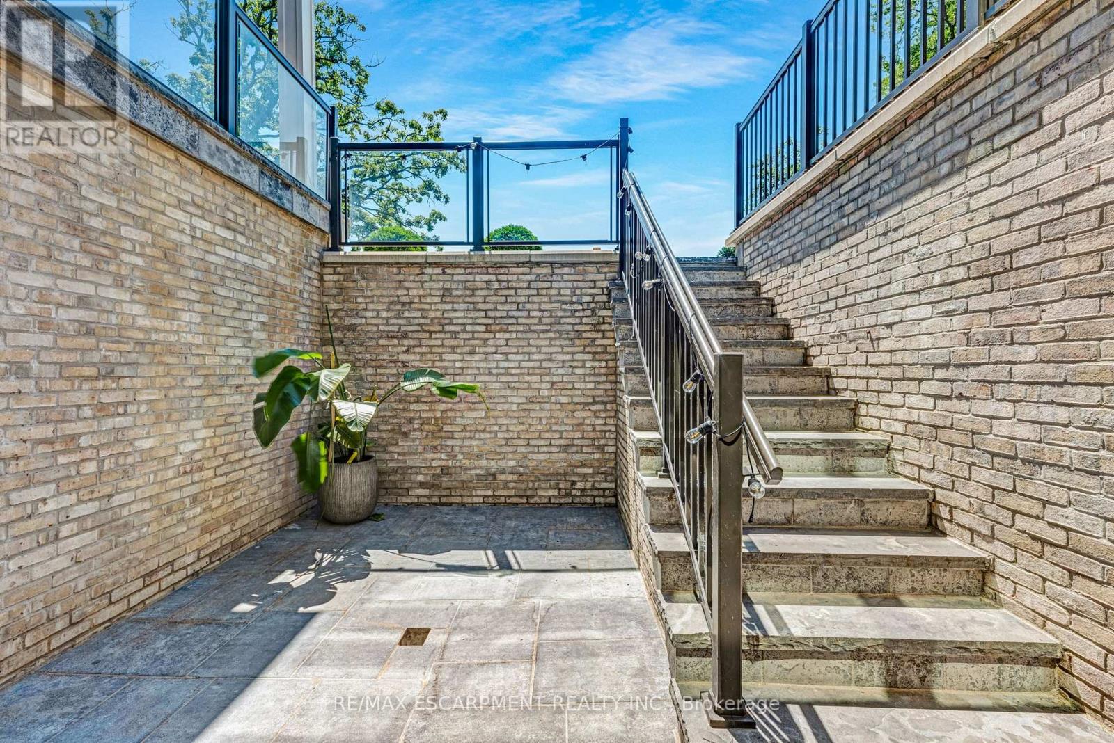 714 Atoka Drive, Mississauga, Ontario L5H 1Y6 - Photo 44 - W12936786