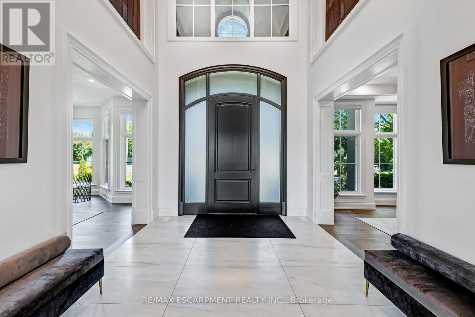 714 Atoka Drive, Mississauga, Ontario L5H 1Y6 - Photo 5 - W12936786