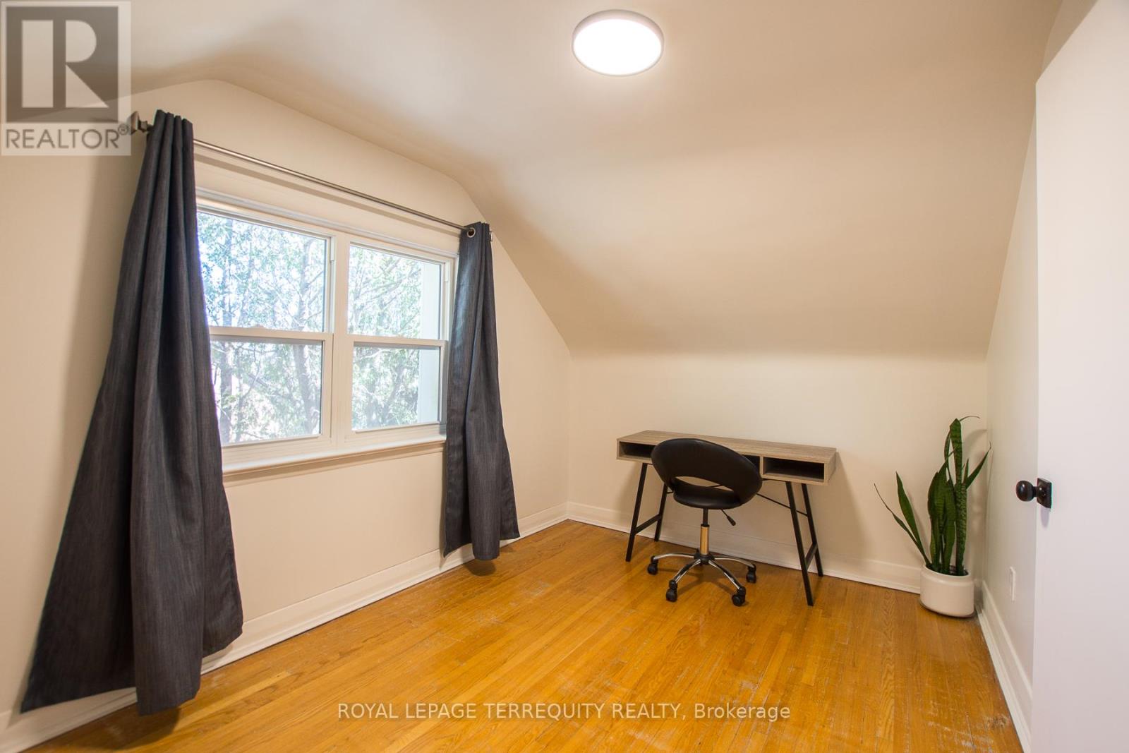 42 Sunray Crescent, Toronto, Ontario  M3M 2C5 - Photo 13 - W12936794