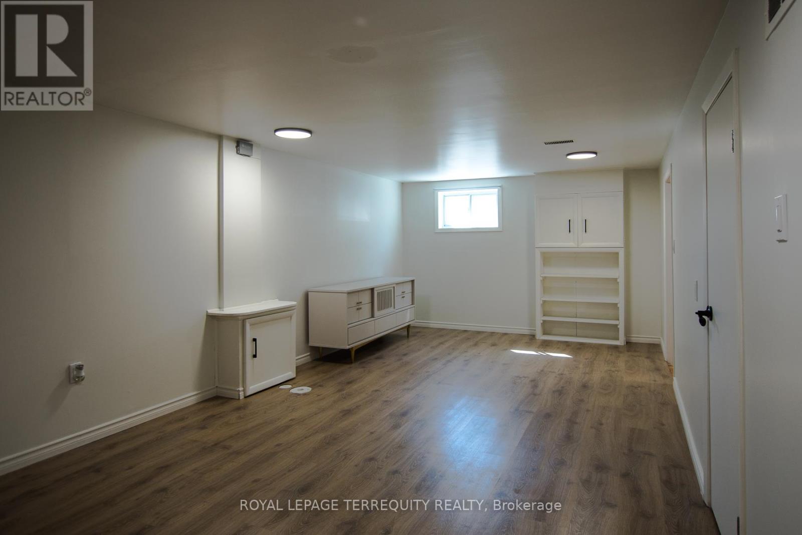 42 Sunray Crescent, Toronto, Ontario  M3M 2C5 - Photo 15 - W12936794