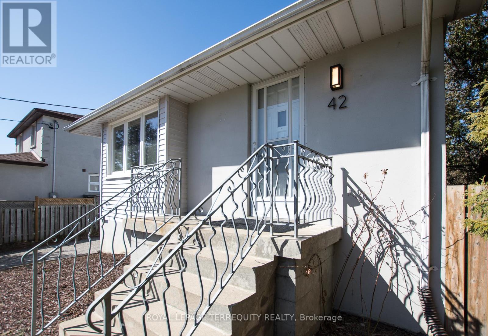 42 Sunray Crescent, Toronto, Ontario  M3M 2C5 - Photo 2 - W12936794