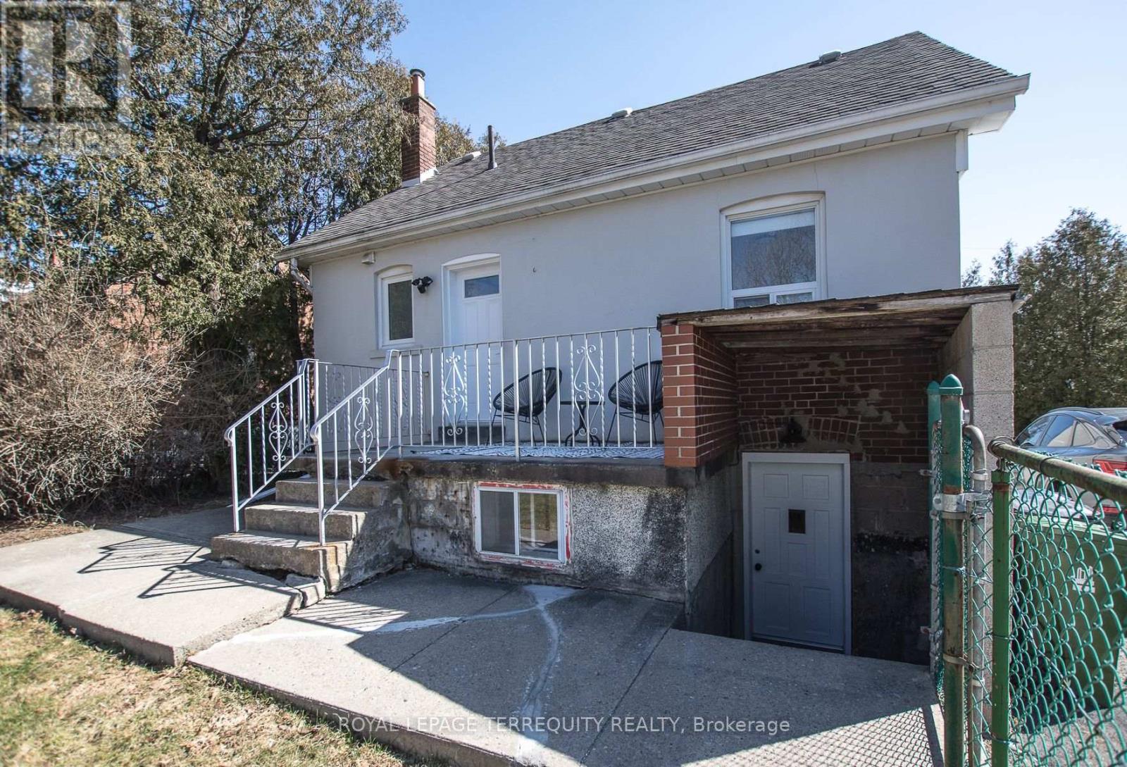 42 Sunray Crescent, Toronto, Ontario  M3M 2C5 - Photo 20 - W12936794
