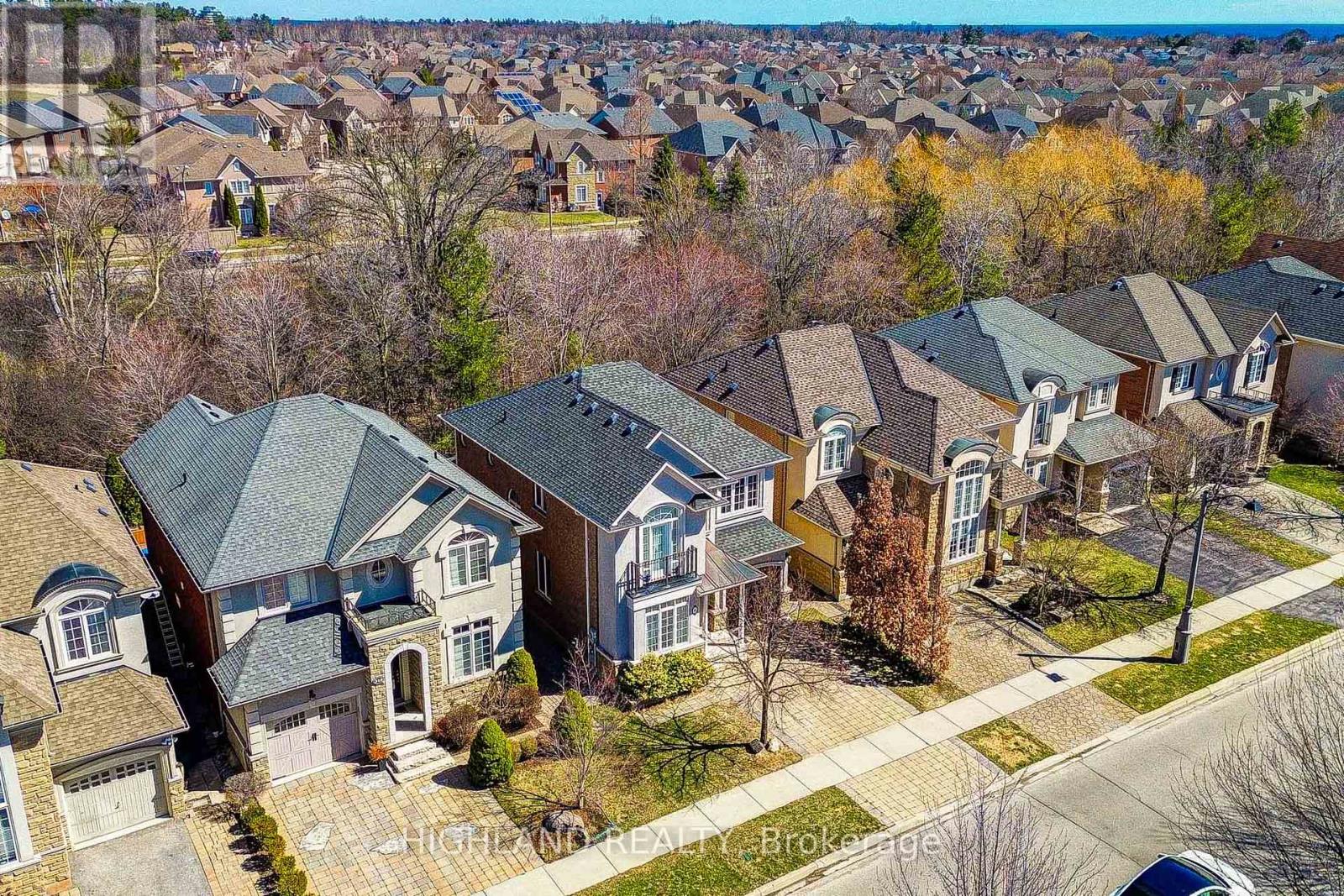 311 Duskywing Way, Oakville, Ontario  L6L 6X6 - Photo 12 - W12936908