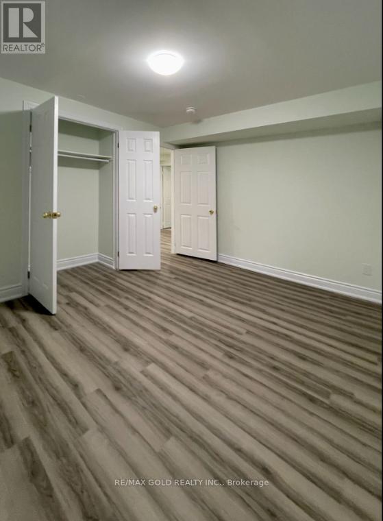 Lower - 25 Giza Crescent, Brampton, Ontario  L6R 2R2 - Photo 2 - W12936912