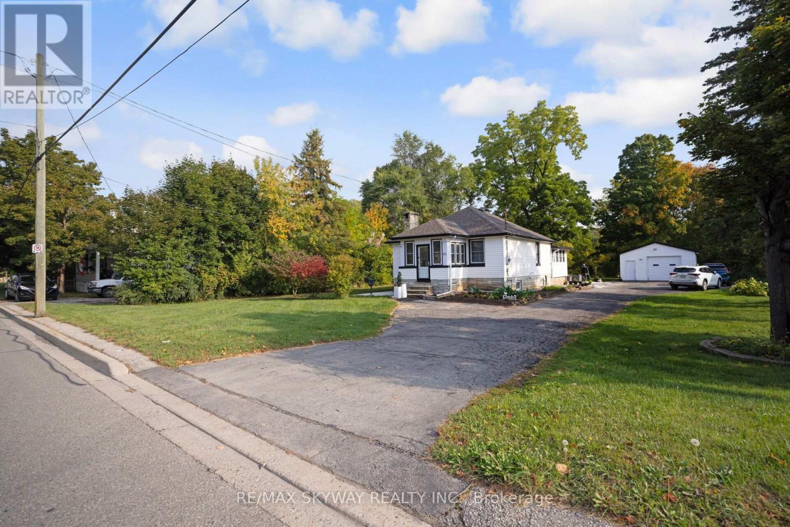 45 Confederation Street, Halton Hills, Ontario  L7G 3R4 - Photo 10 - W12936932