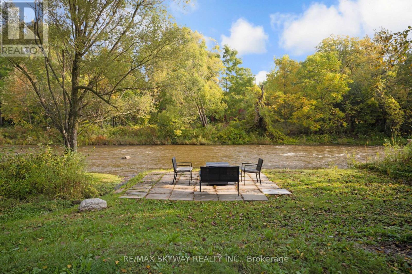 45 Confederation Street, Halton Hills, Ontario  L7G 3R4 - Photo 20 - W12936932